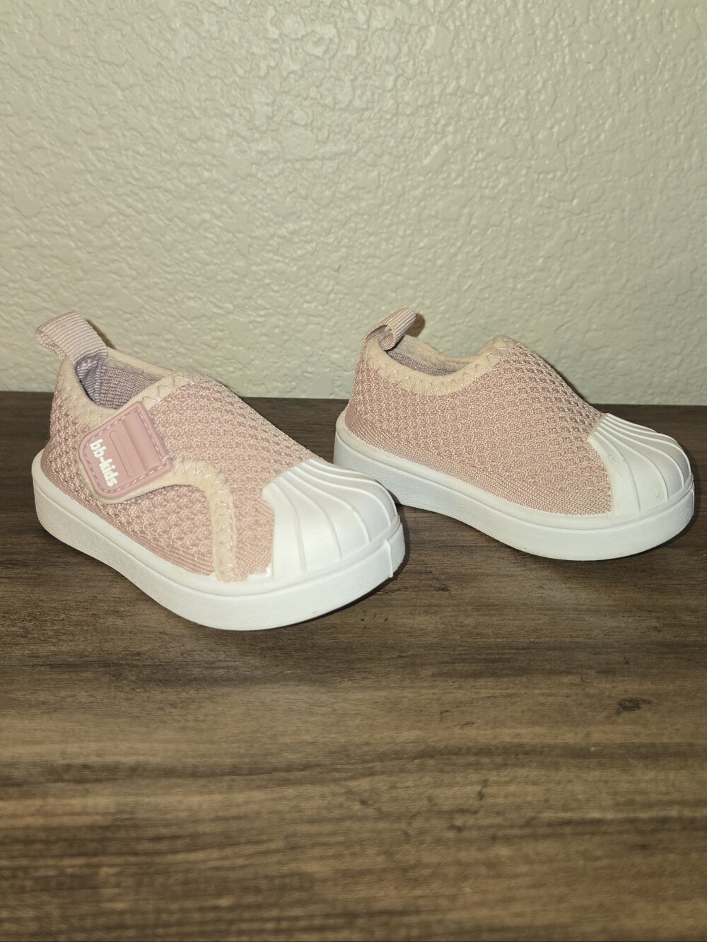 2 TINY FEET Baby's Pink Slip-On Mesh Sneakers Velcro Closure, 4-4.5 (6-12 Mos)